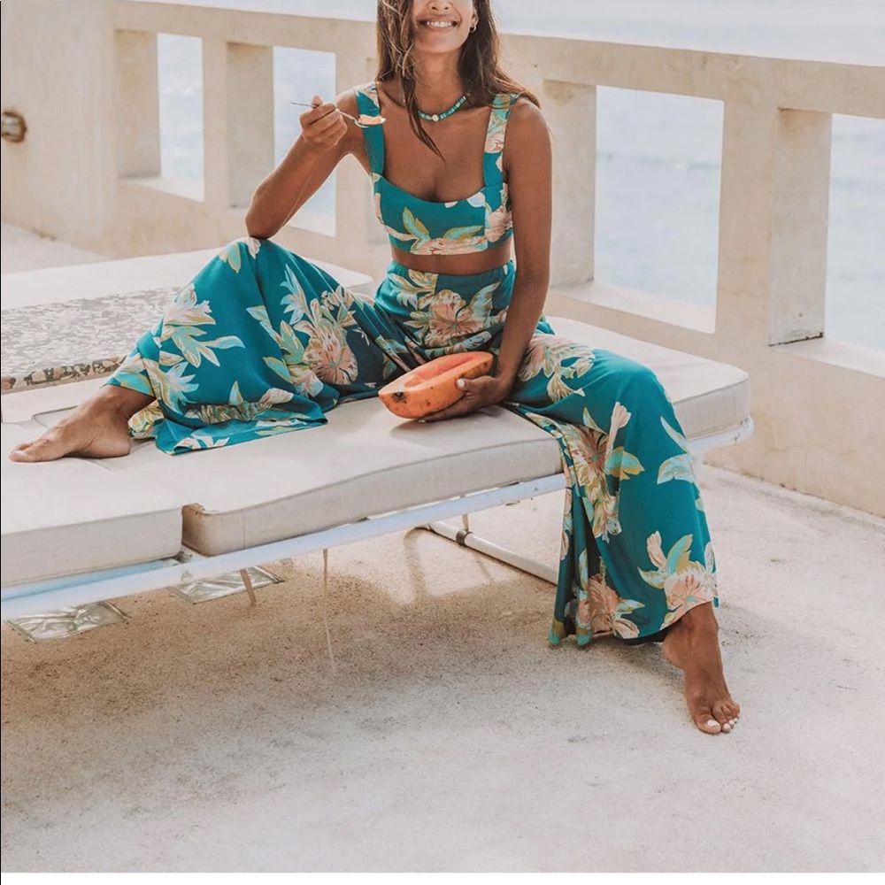 Le Salty Label, matching set Maya pants & cami. Size small. Never worn